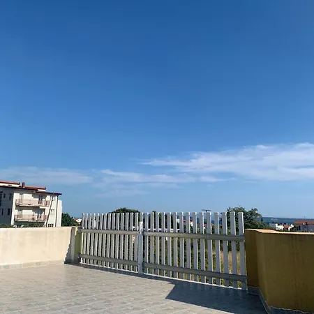 House For Rest Kucica بيت للعطل *