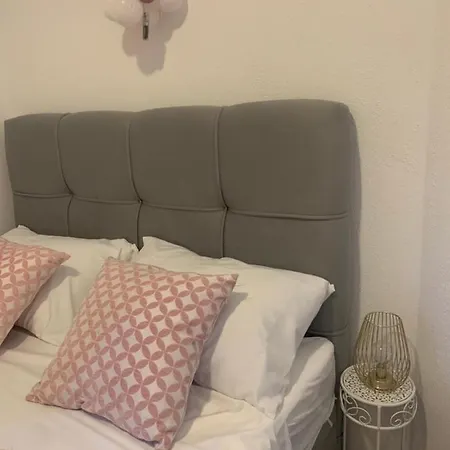 House For Rest Kucica بيت للعطل