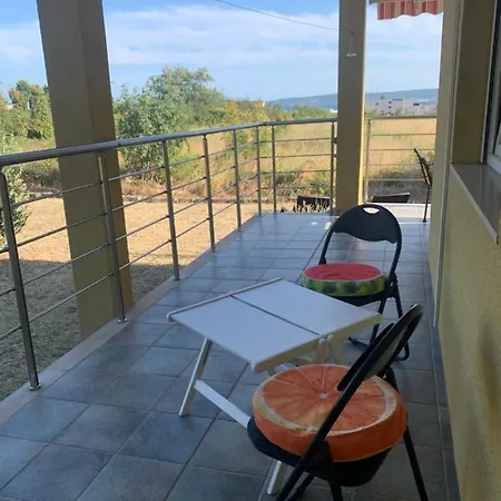 House For Rest Kucica بيت للعطل *