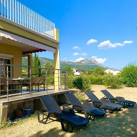 بيت للعطل House For Rest Kucica *