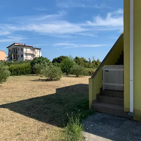 بيت للعطل House For Rest Kucica
