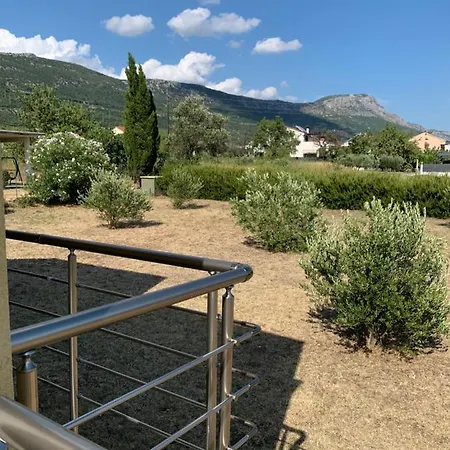 House For Rest Kucica بيت للعطل