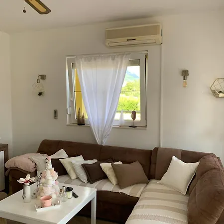 بيت للعطل House For Rest Kucica *