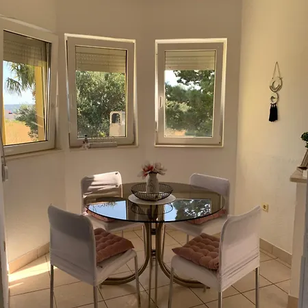 House For Rest Kucica بيت للعطل